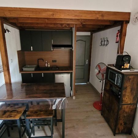 Le Petit Chez Nous Gite Climatise Jardin Pignans Екстериор снимка