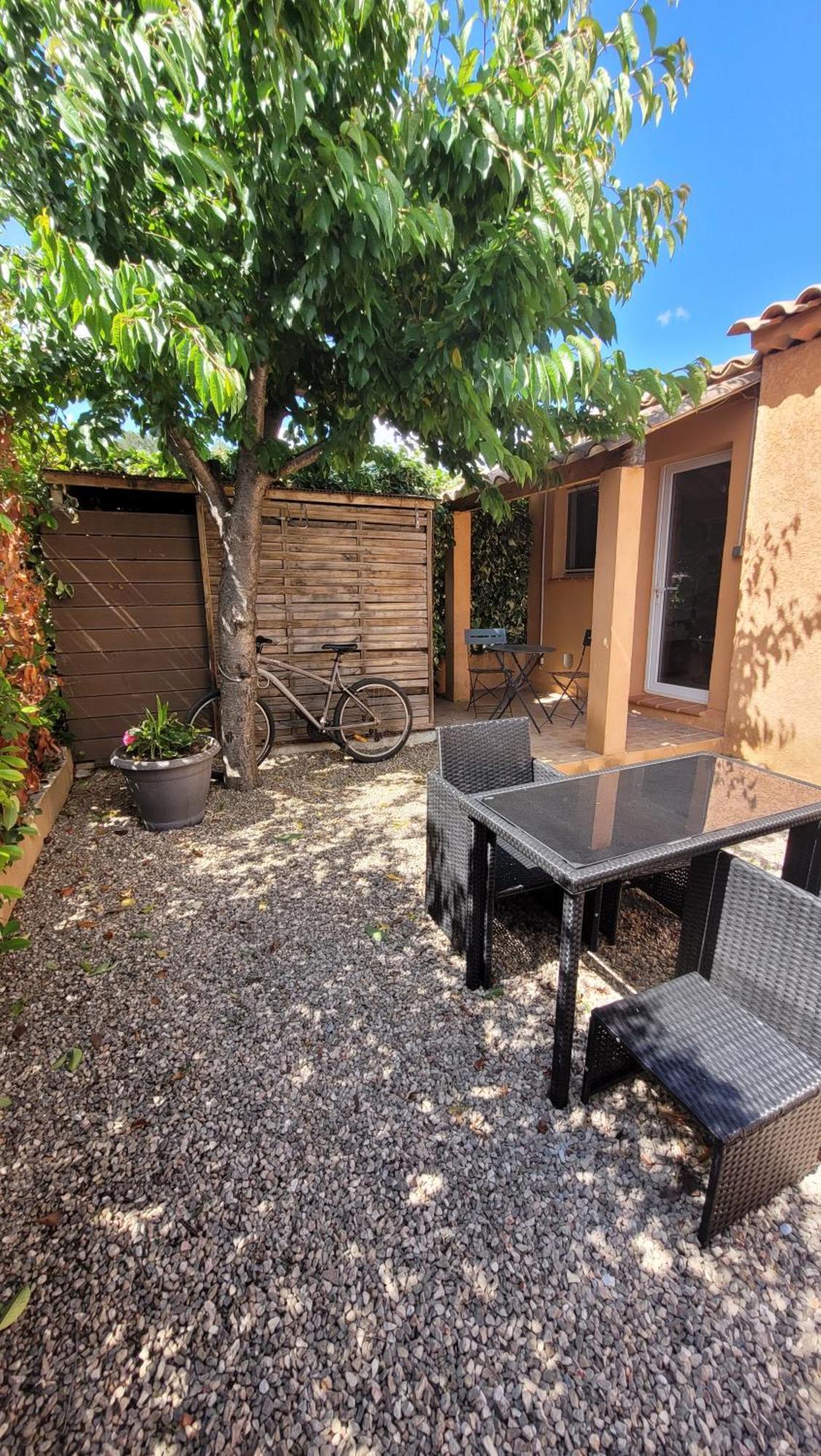 Le Petit Chez Nous Gite Climatise Jardin Pignans Екстериор снимка